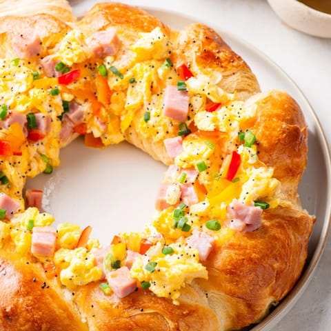 Wreath Shaped Egg Ham Bake